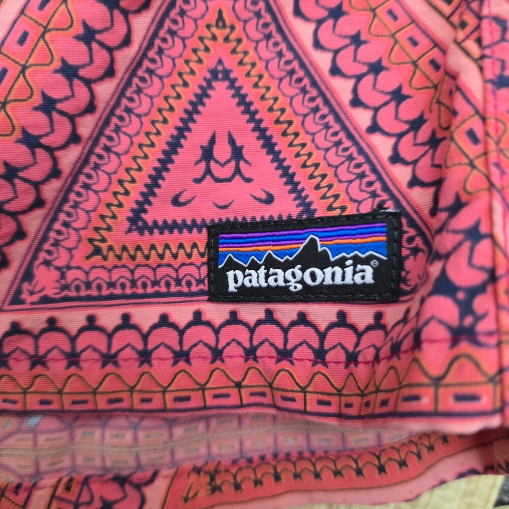 Women's Patagonia Pink Triangle Print Baggies Shorts Size Medium - Picture 4 of 5